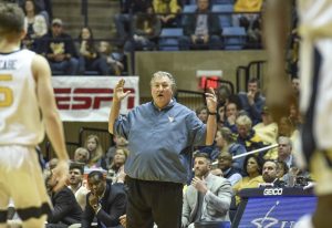 Column: Men's basketball team shaping up for worst season since 2001-'02